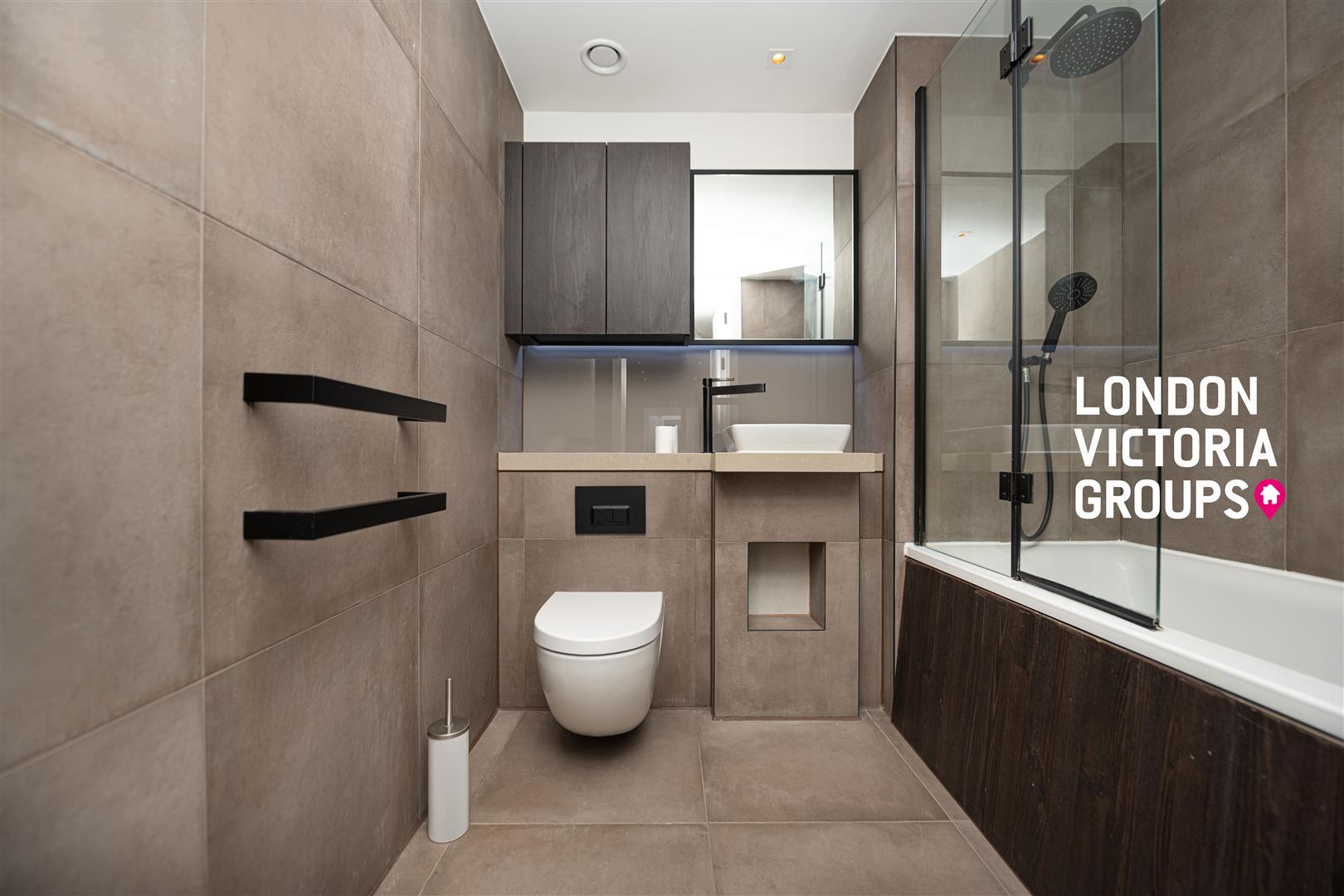 7A Exchange Gardens, London